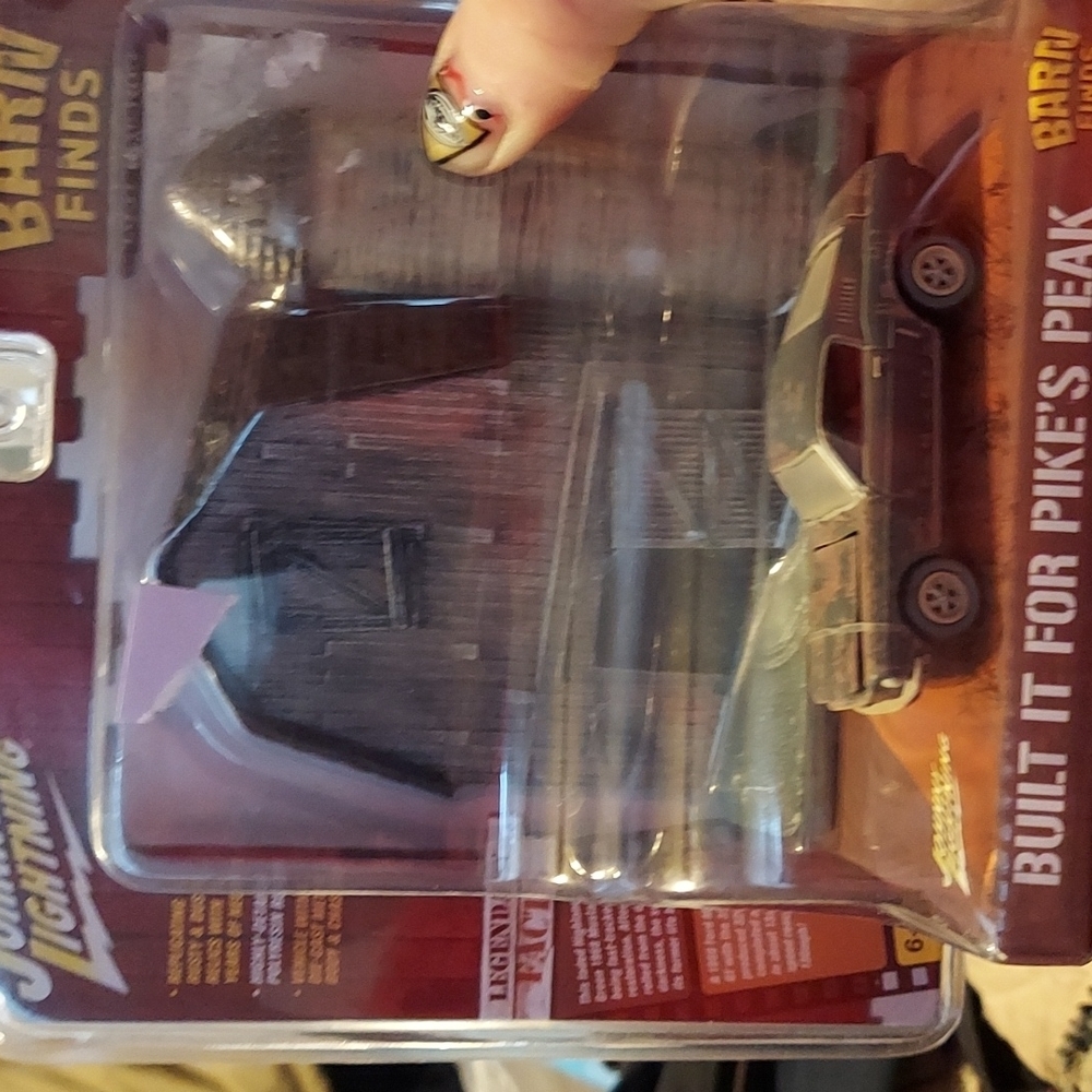 Ebay prices are around 70 for this Johnny lighting car and scene